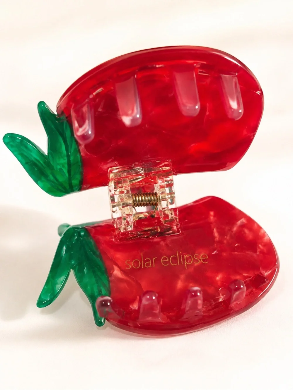 Eclipse Strawberry Hair Claw Clip - Red & Green